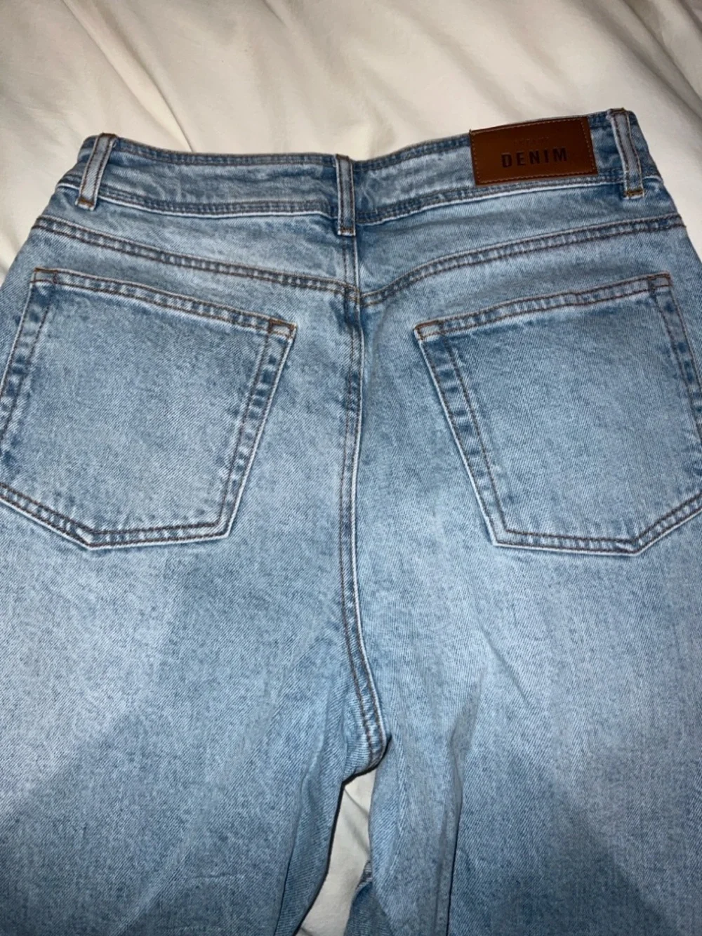 Sezane Light Wash Wide-Leg Jeans - Picture 11 of 12